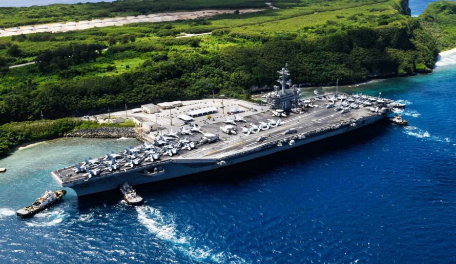 Палуба авианосца США