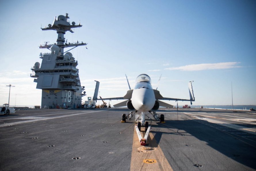 Су-24мр авианосец ВМС США Kitty Hawk