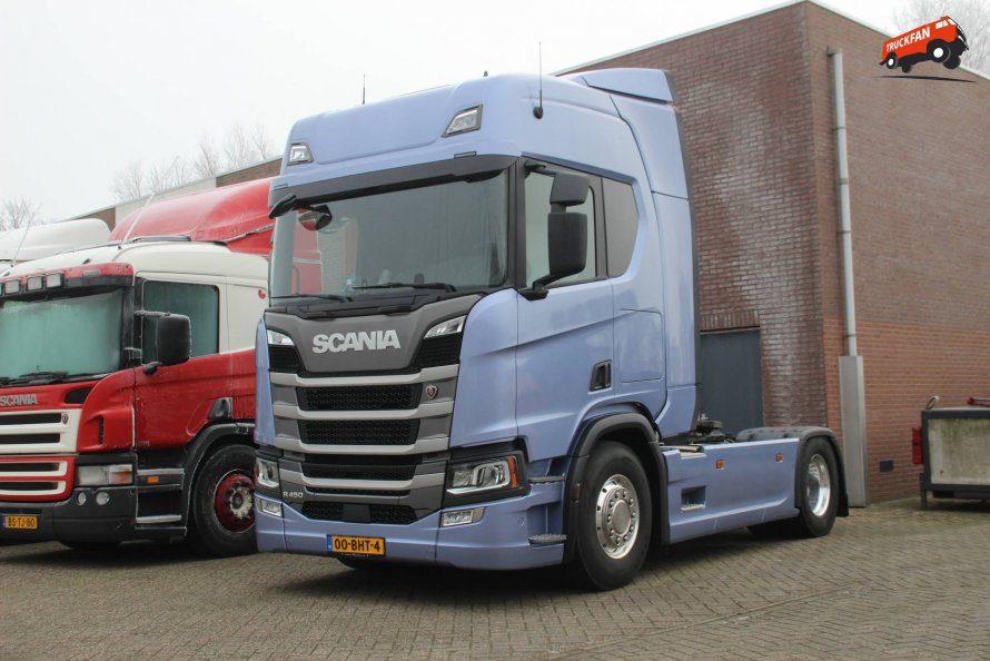 Спойлер боковой для Scania r 450 новый