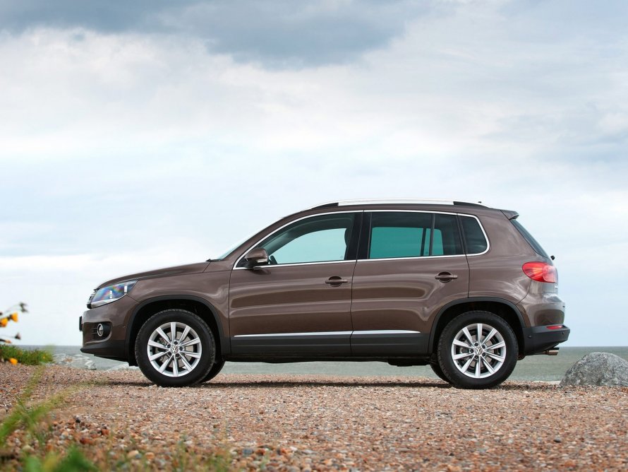 Volkswagen Tiguan сбоку
