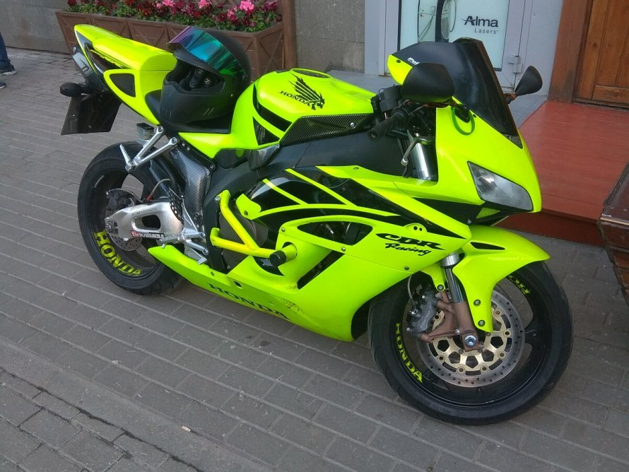 Honda cbr1000rr зелёный
