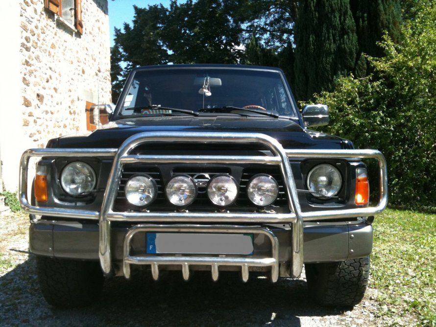 Nissan Patrol y60 сзади