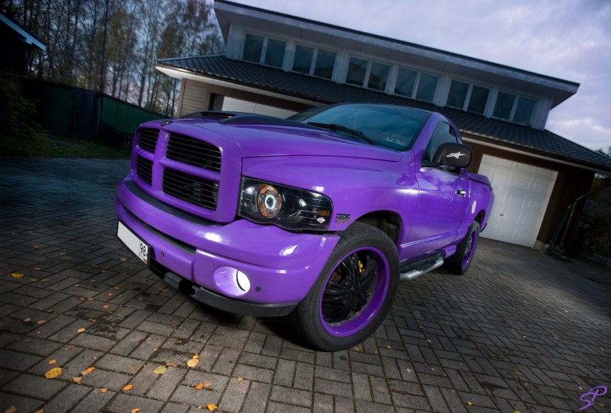 Dodge Ram фиолетовый