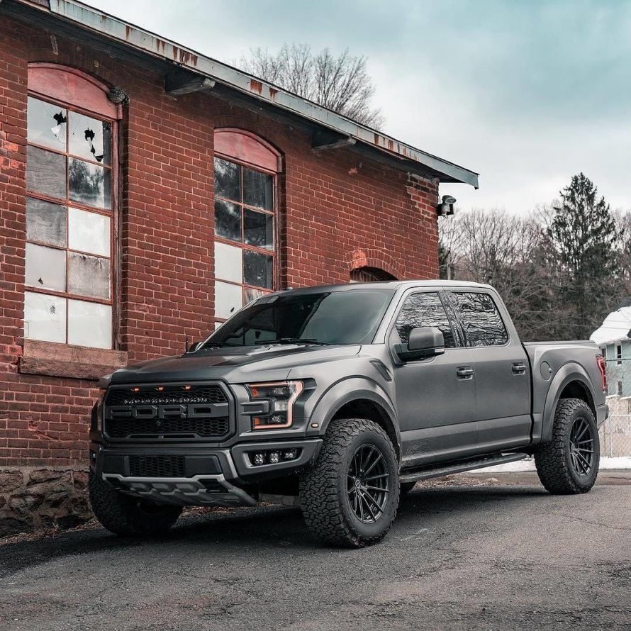 Ford f150 Raptor и машина