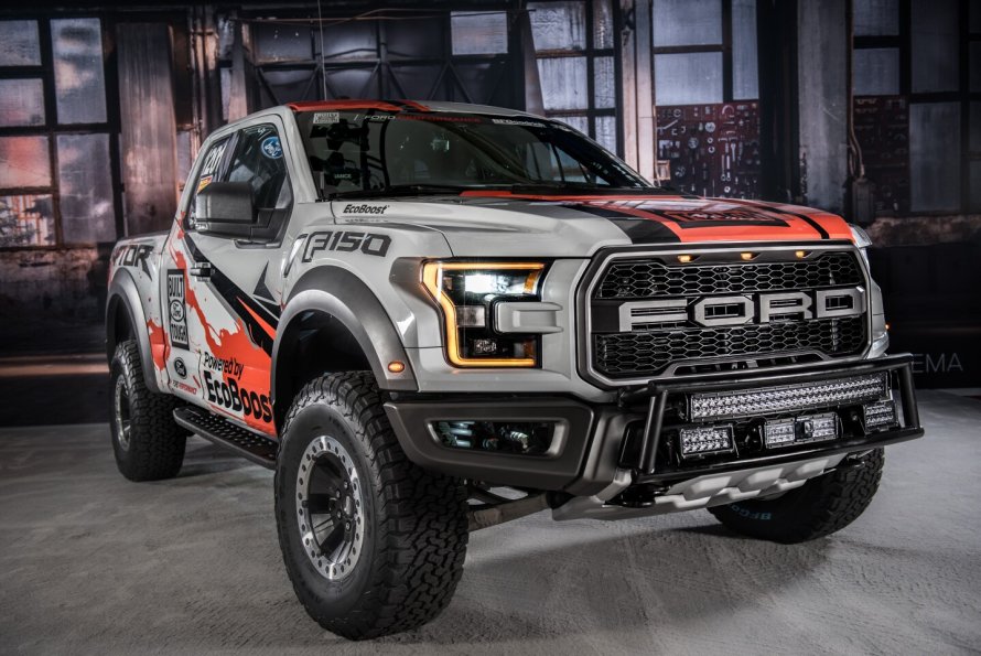 Ford f150 Raptor Race