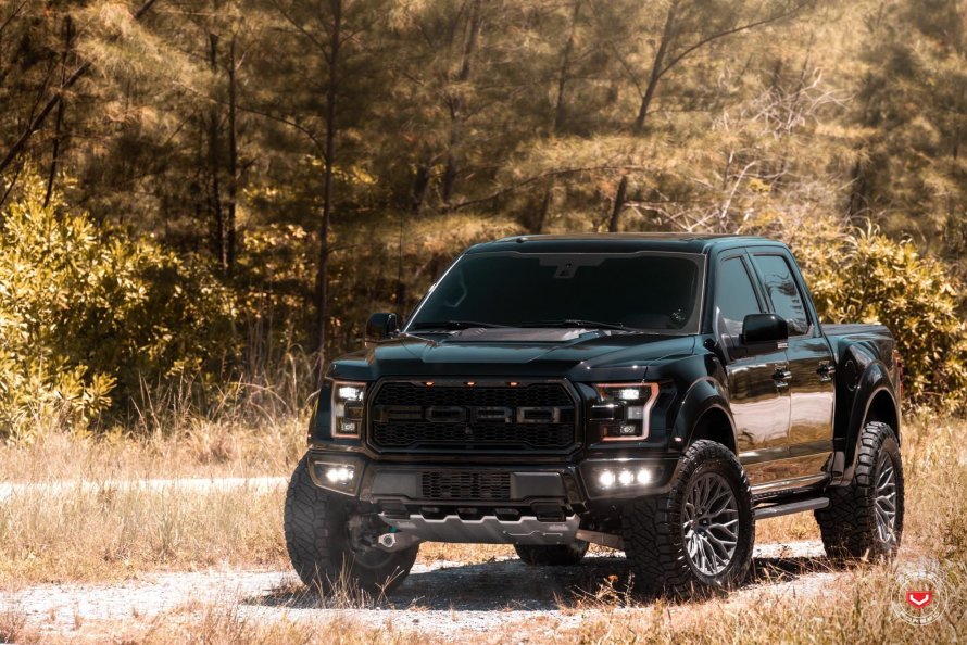 Ford f 150 Raptor черный