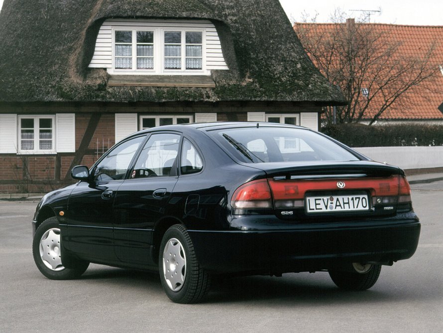 Mazda 626 хэтчбек 1992