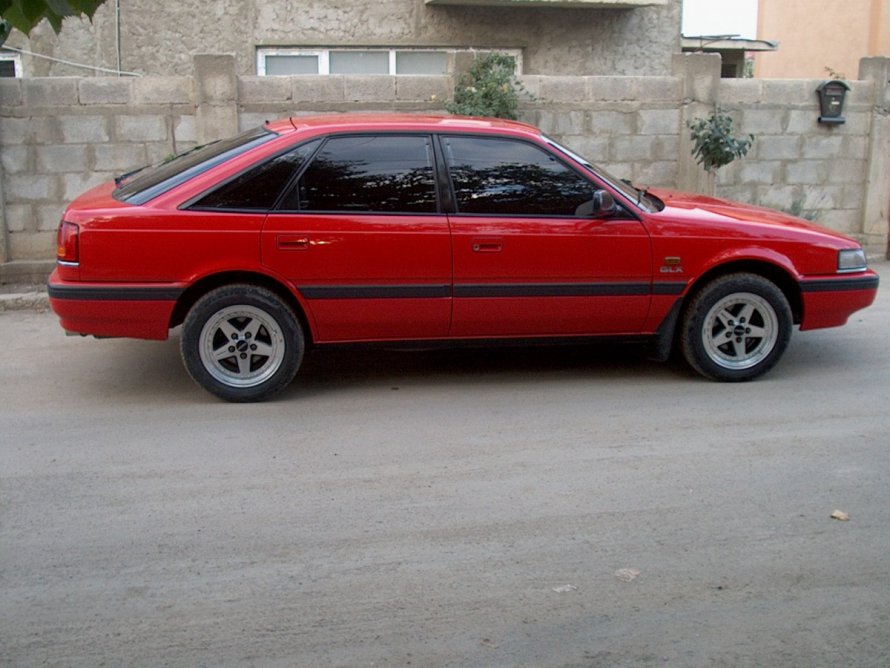 Mazda 626 1987 хэтчбек