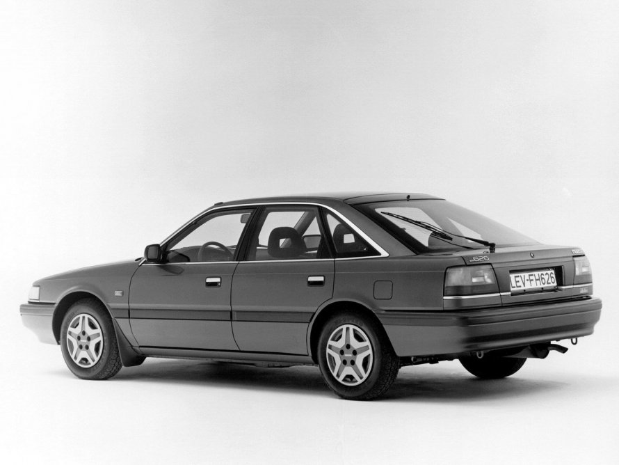 Mazda 626 1987 хэтчбек