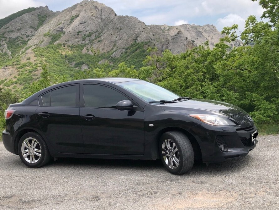 Mazda 3 черная