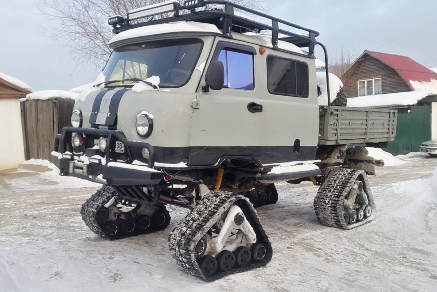 УАЗ 3303 на гусеницах
