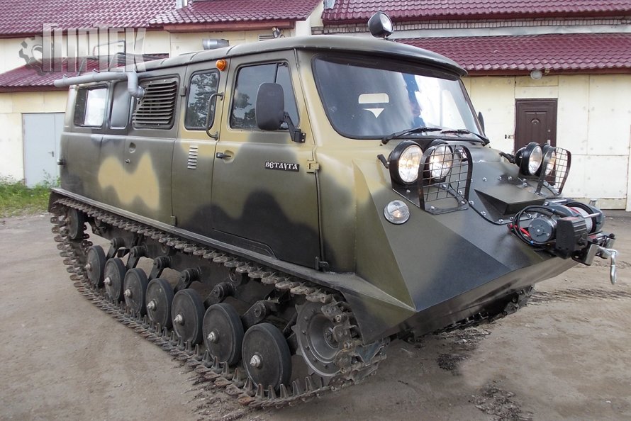 УАЗ 452 на гусеницах