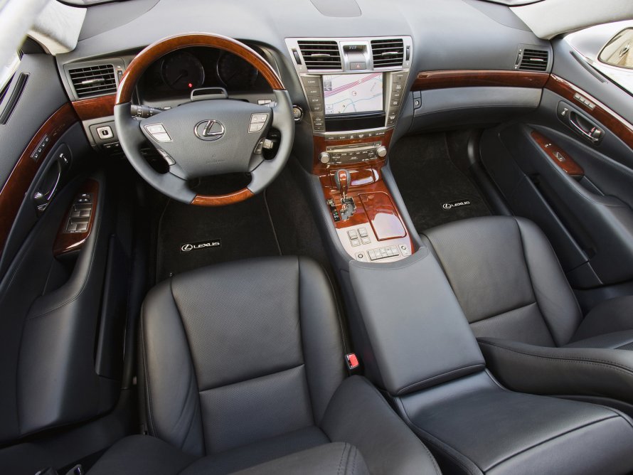 Lexus лс 460