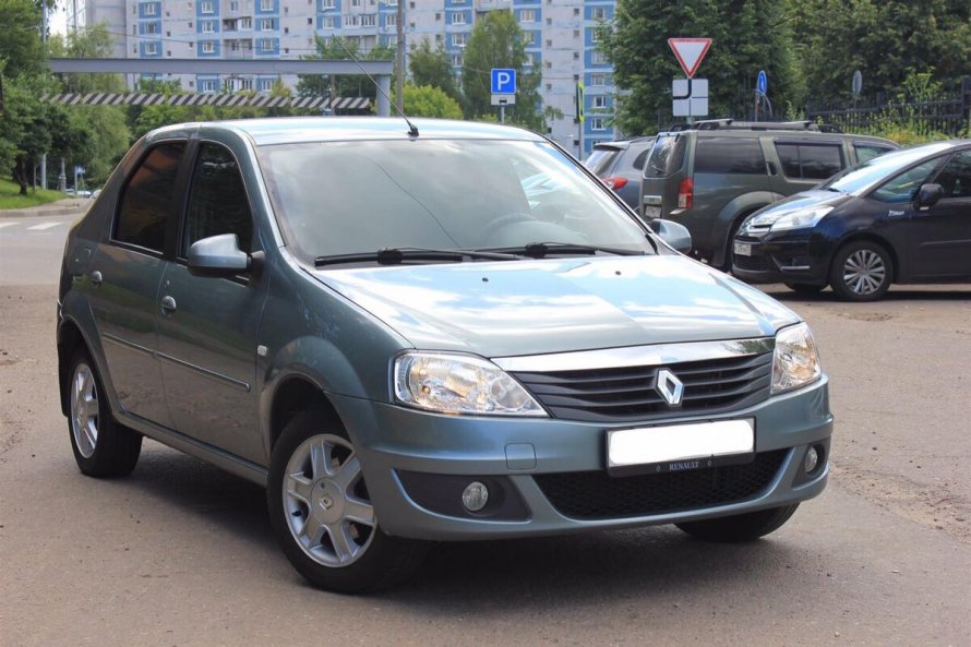 Рено Логан 11 год белая