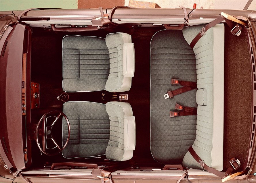 Volvo 144 Interior