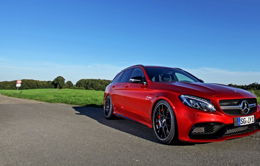 Mercedes c63 AMG S красный