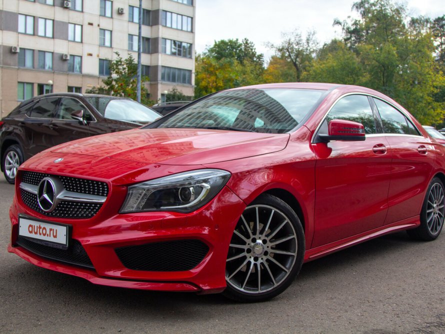 Мерседес-Бенц CLA 200 красная