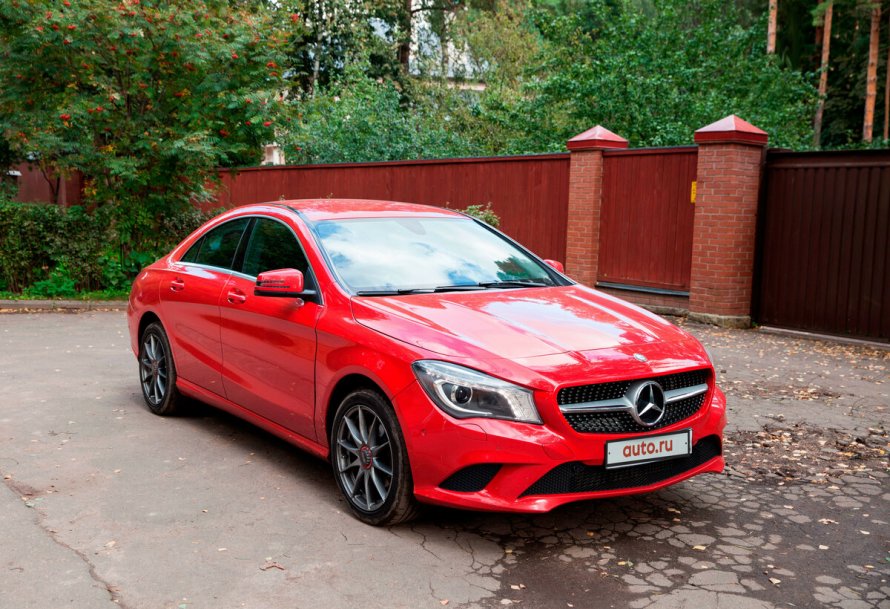 Красный Мерседес купе GLS