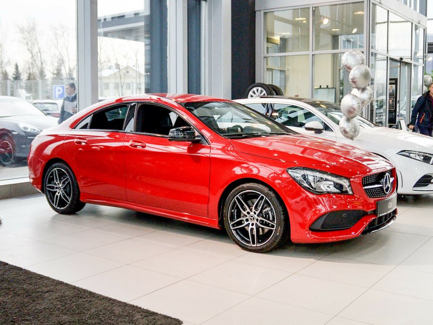 Мерседес-Бенц CLA 200 красная