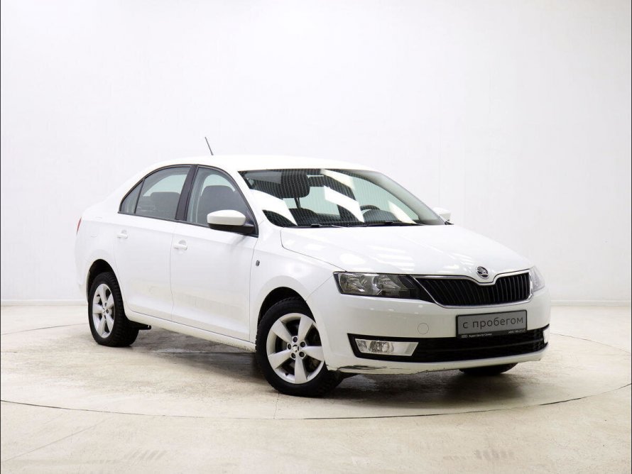 Skoda Рапид белая