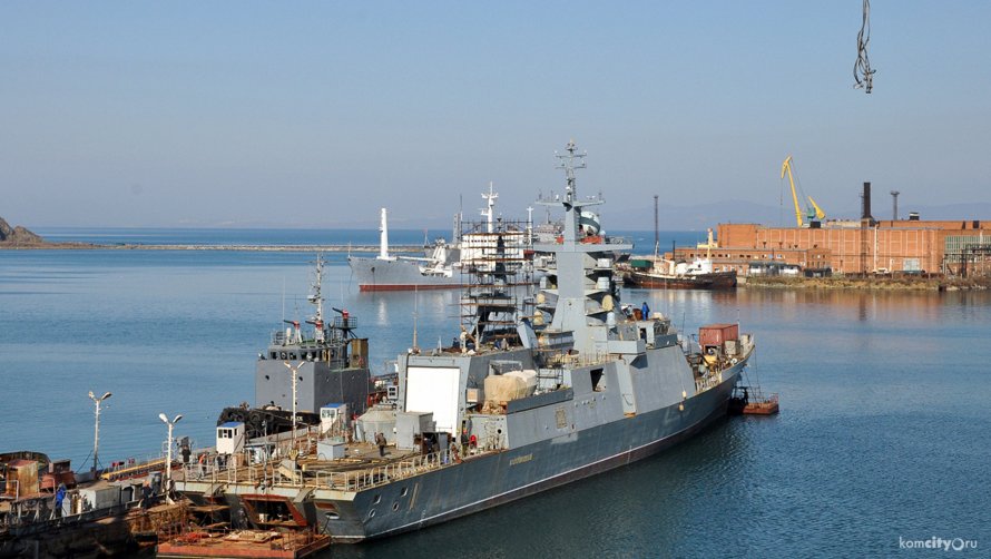 USNS Red cloud (t-AKR 313)
