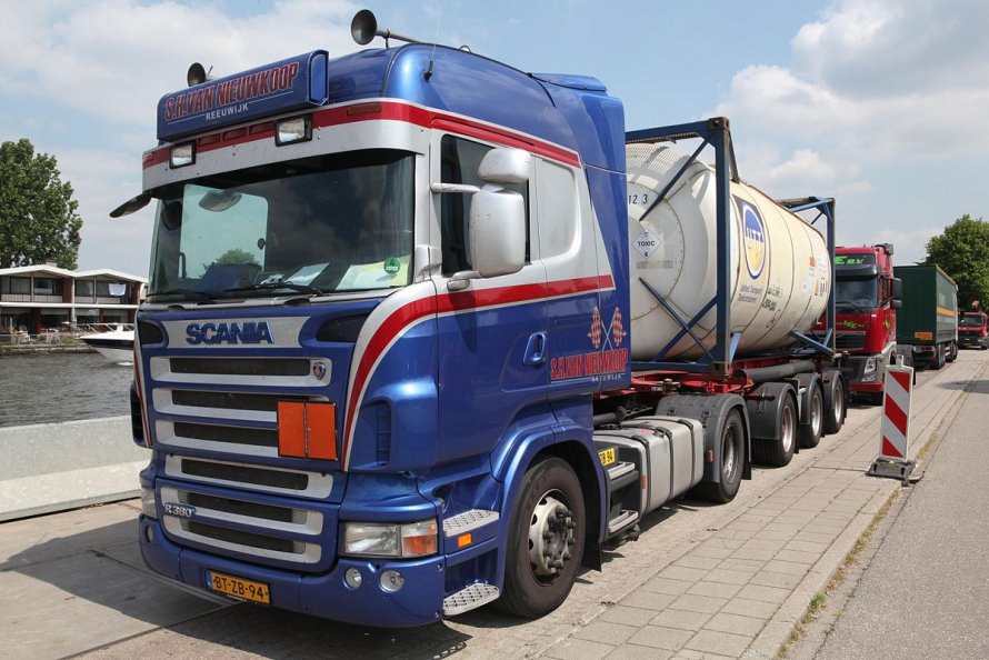 Бензовоз Scania r380