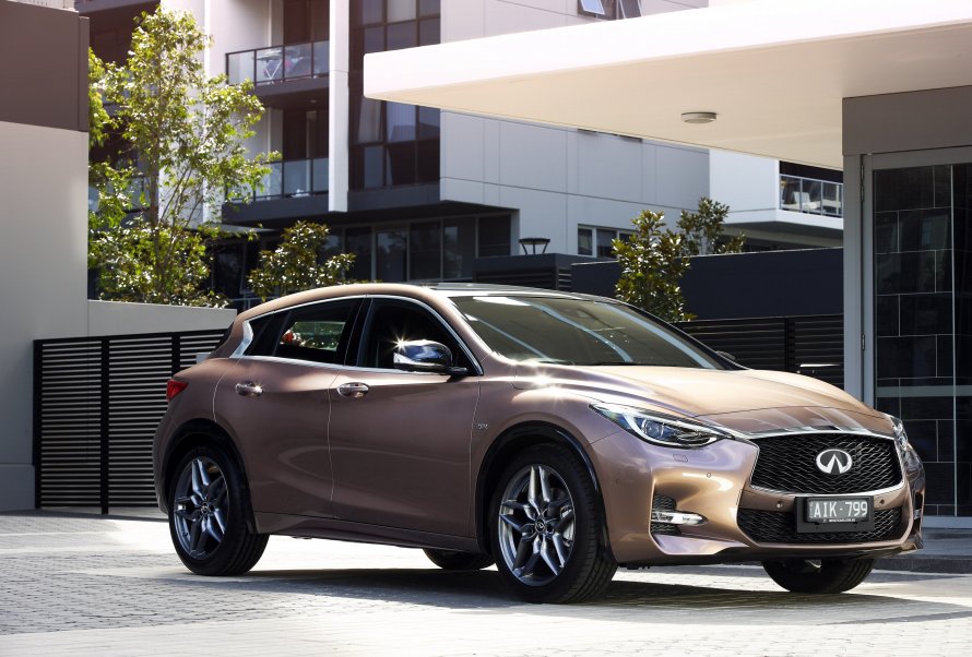 Infiniti q30 2016