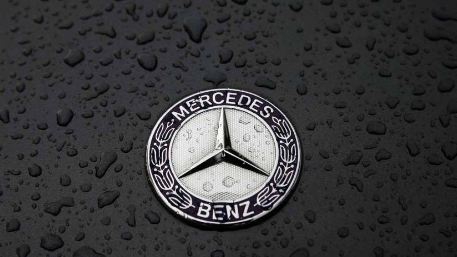 Mercedes Benz logo