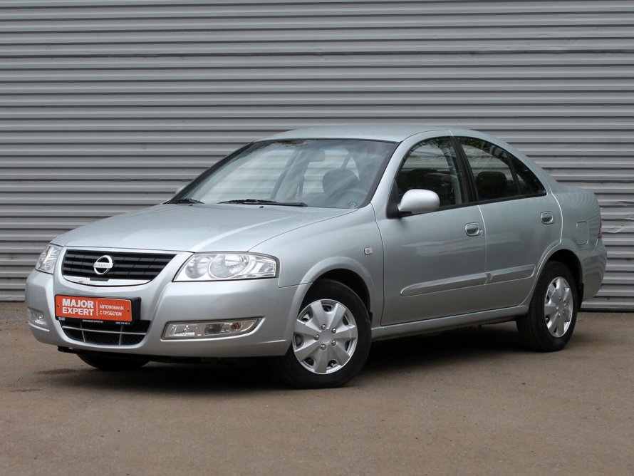 Nissan Almera серый
