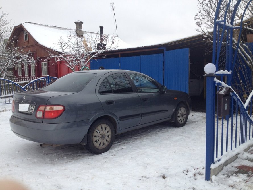 Nissan Almera Grey