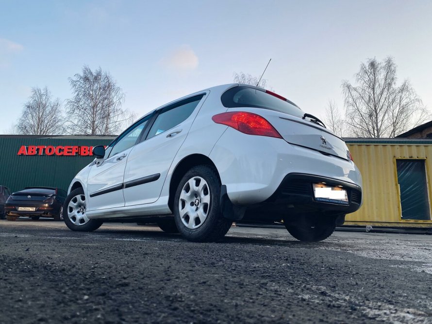 Peugeot 308 ходовые огни