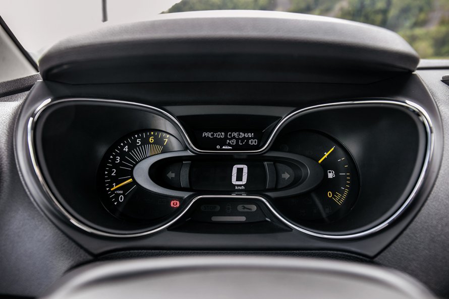 Renault Captur приборная панель