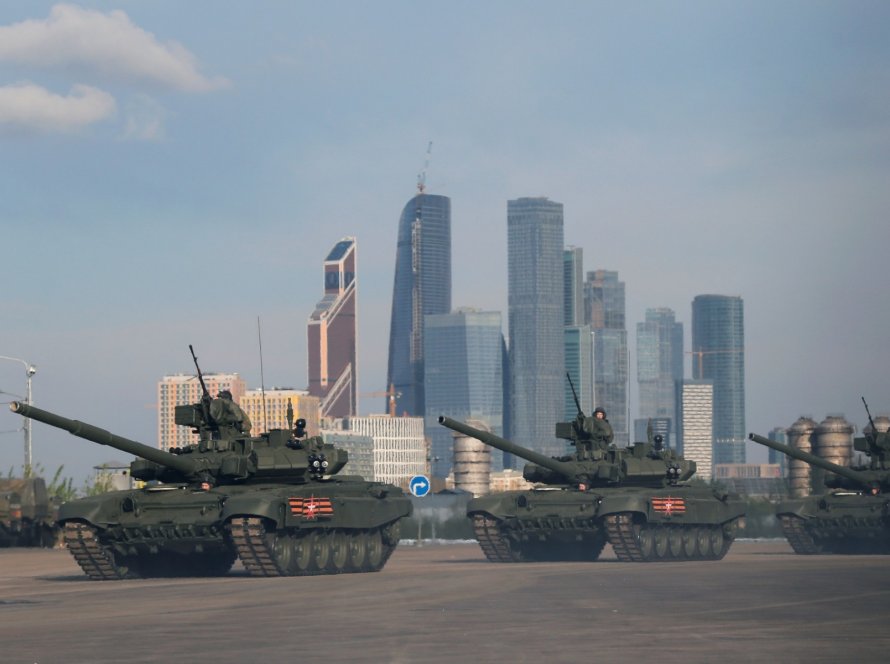 Абрамская колонна танки