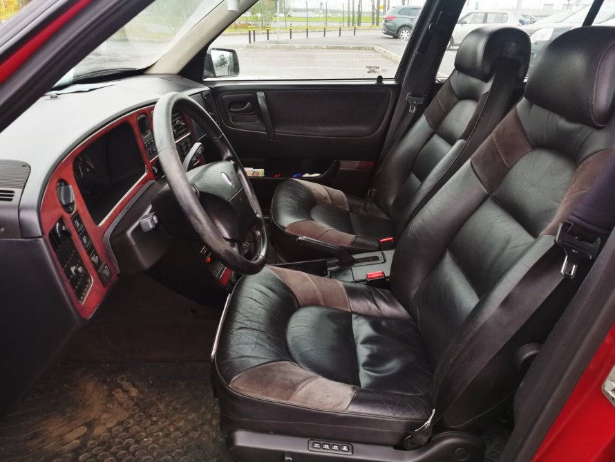 Saab 9000 коричневый салон