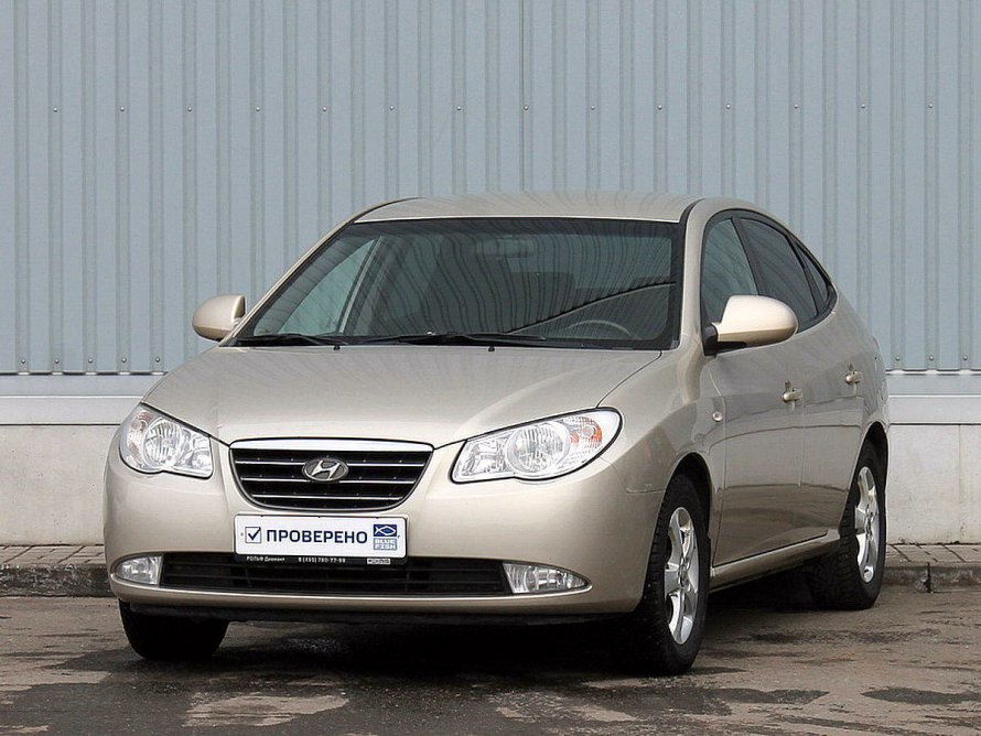 Hyundai Elantra 4