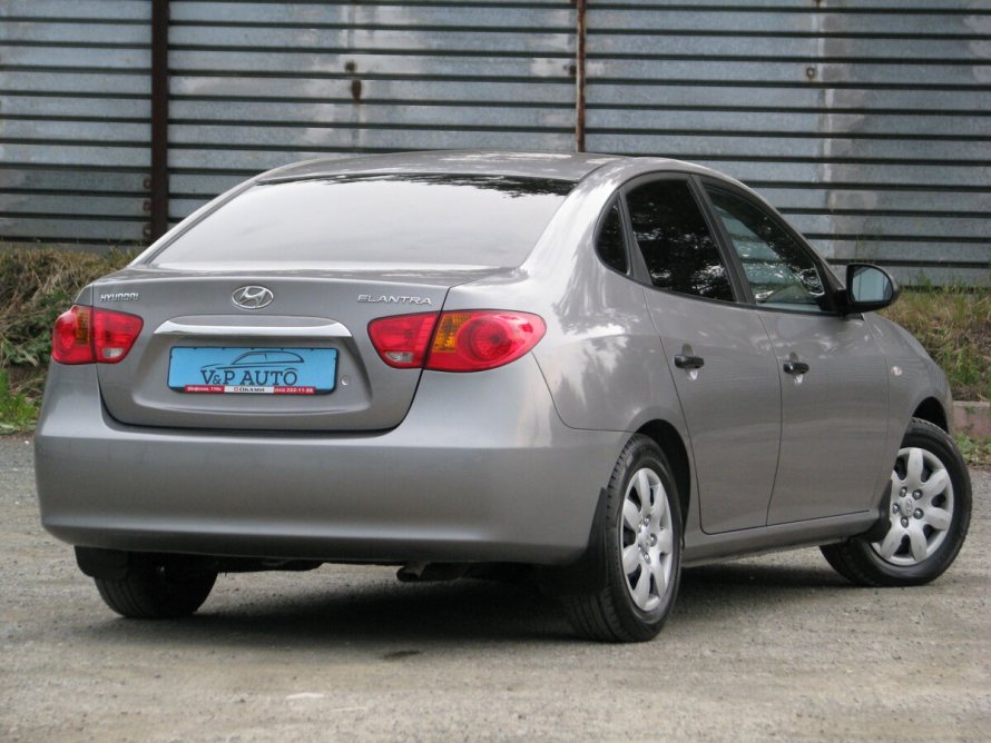 Hyundai Elantra j4