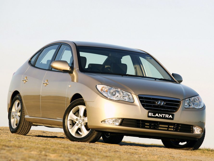 Hyundai Elantra 4