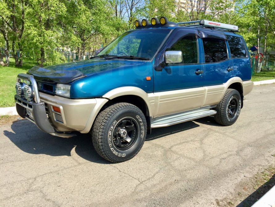 Nissan Mistral 2005