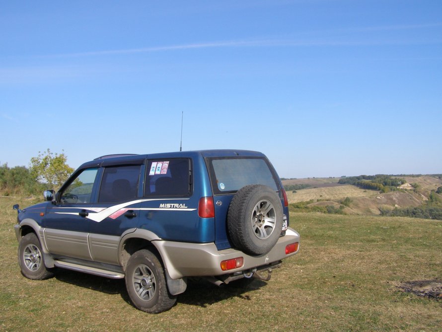 Nissan Mistral масштабная модель