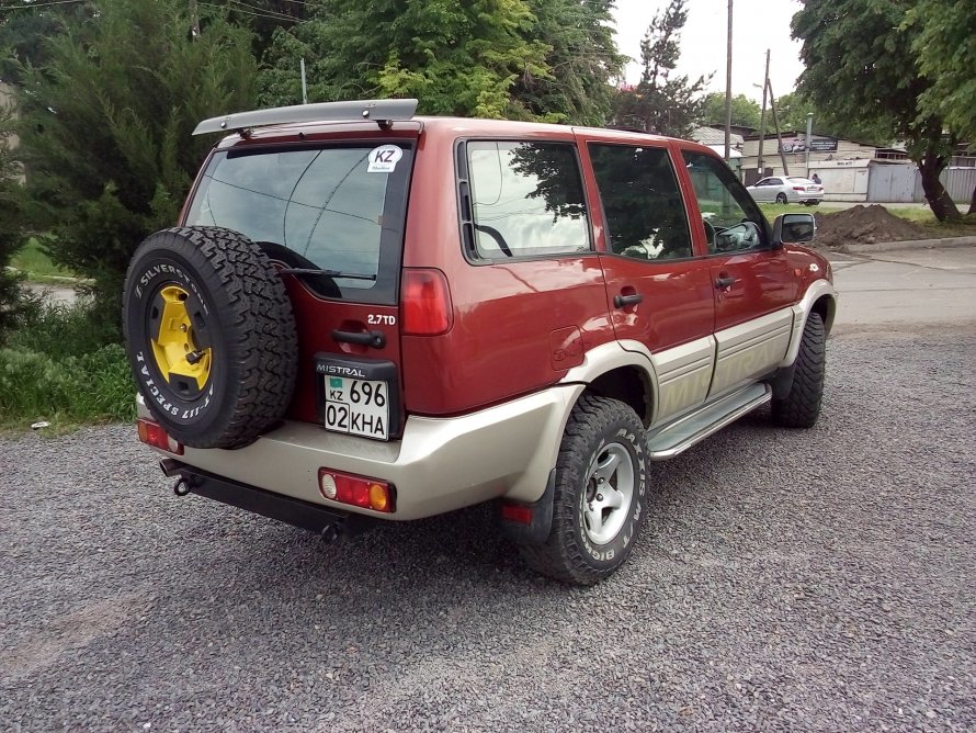 Nissan Mistral 1995 3 дверный