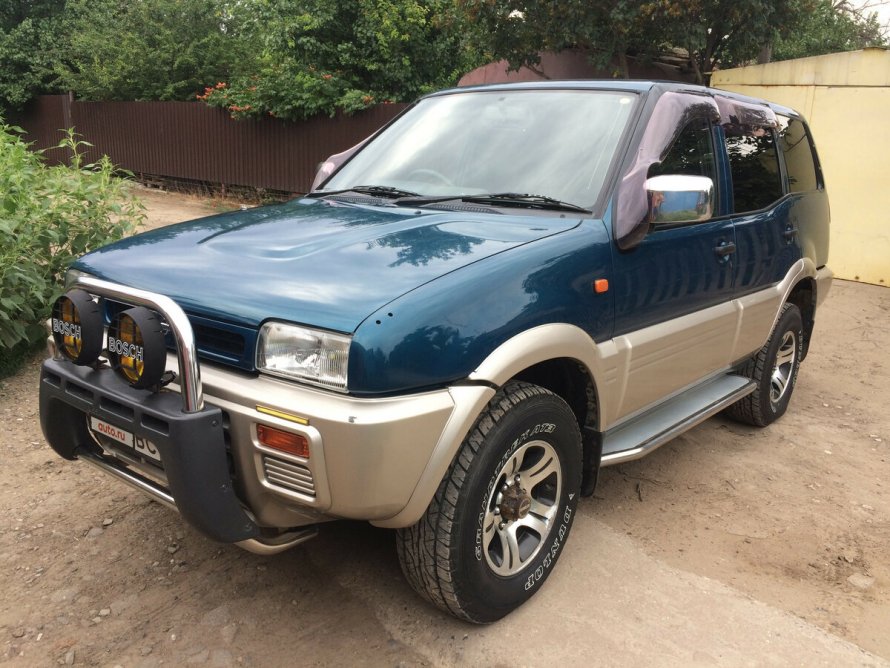 Ниссан Мистраль 1994