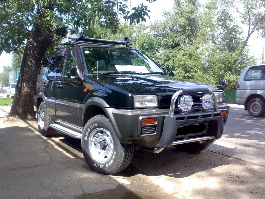 Nissan Mistral r20