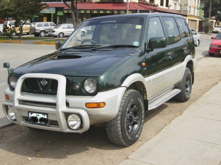 Nissan Mistral 1993