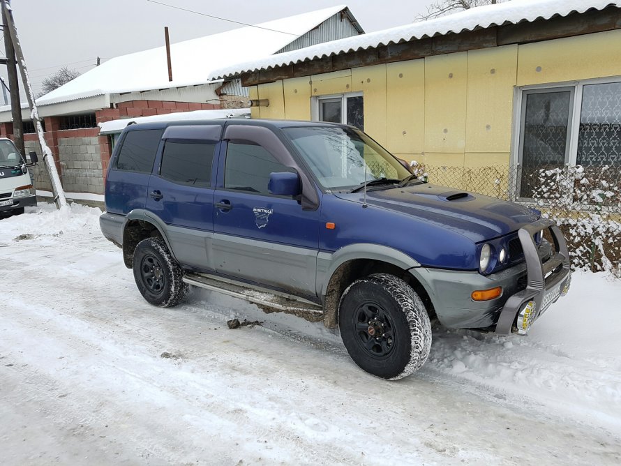 Ниссан Мистраль 1995