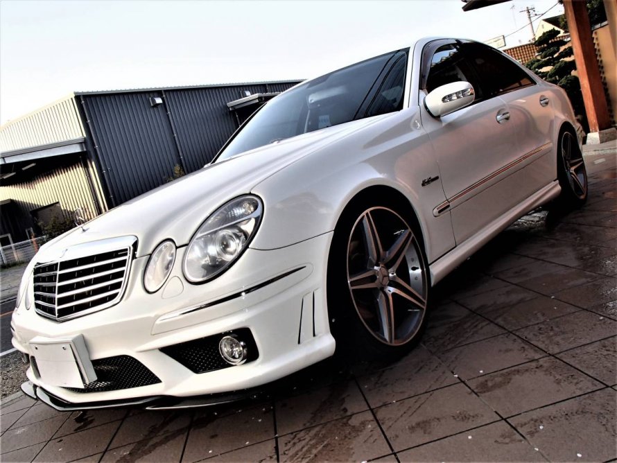 Mercedes Benz w211 AMG