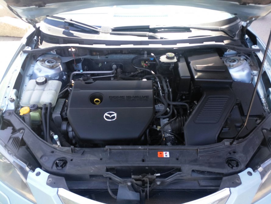 Mazda 3 2006 под капотом