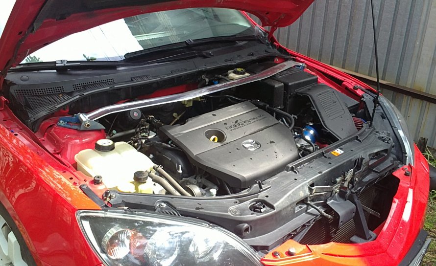 Подкапотка Мазда 3 2008