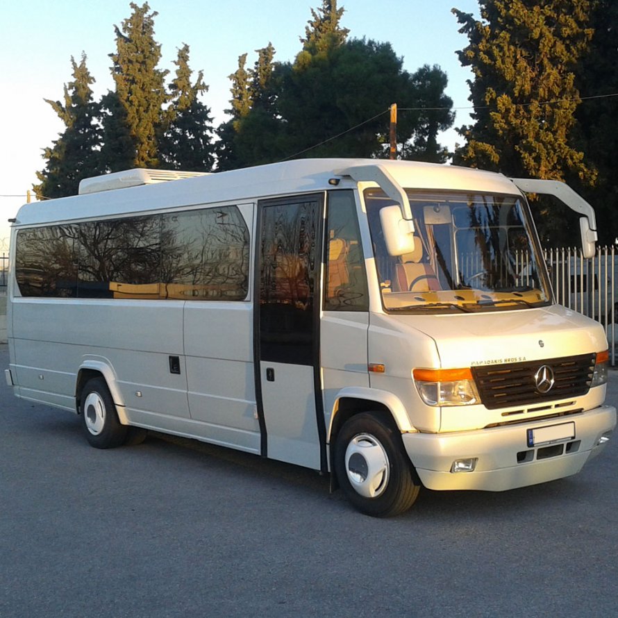 Mercedes Vario 818