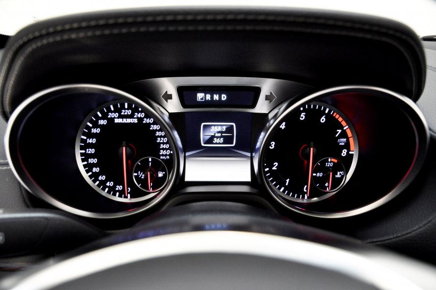 Приборная панель Brabus