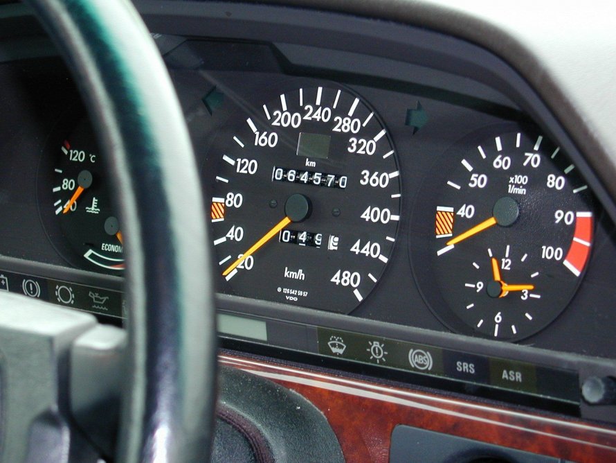 Mercedes-Benz w124 спидометр 320